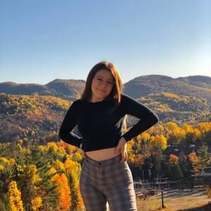 Meet your Posher, Lauraly